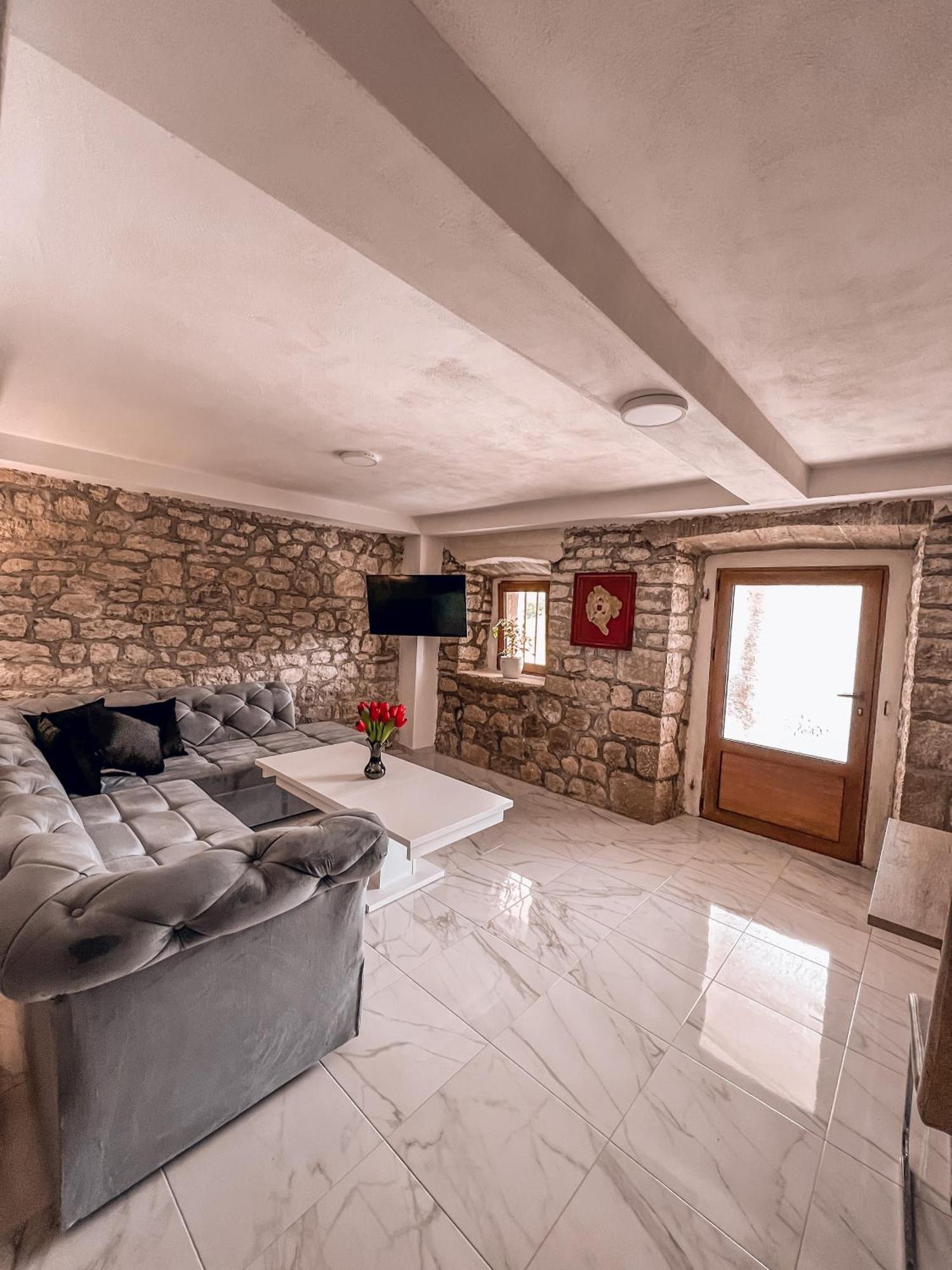 Apartmani Dumezic 바르 객실 사진